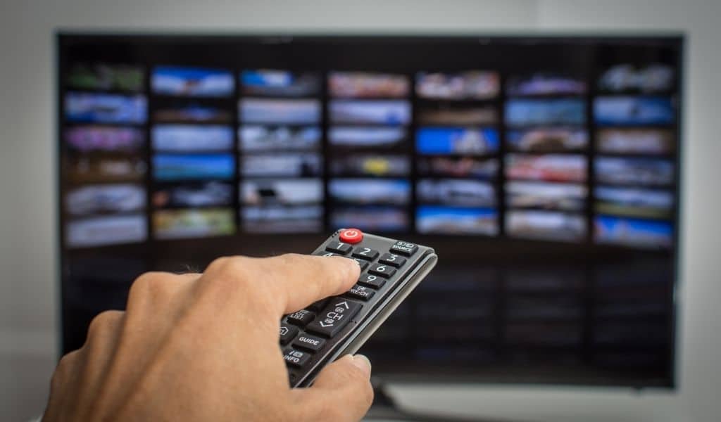 You are currently viewing Do Smart TVs Need Internet? [What You Can + Can’t Watch]